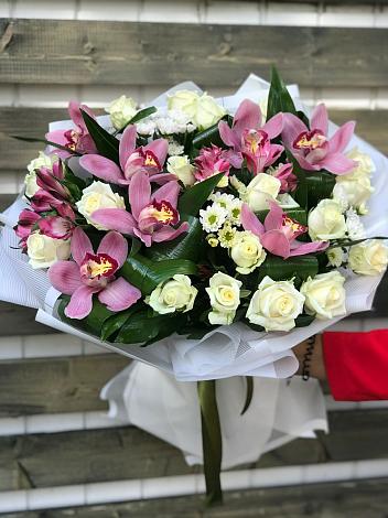 Букет цветов из: Розы и Хризантемы в Малом Барханчаке