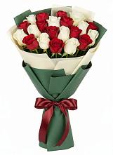 Букет Микс из красных и белых роз в Малом Барханчаке