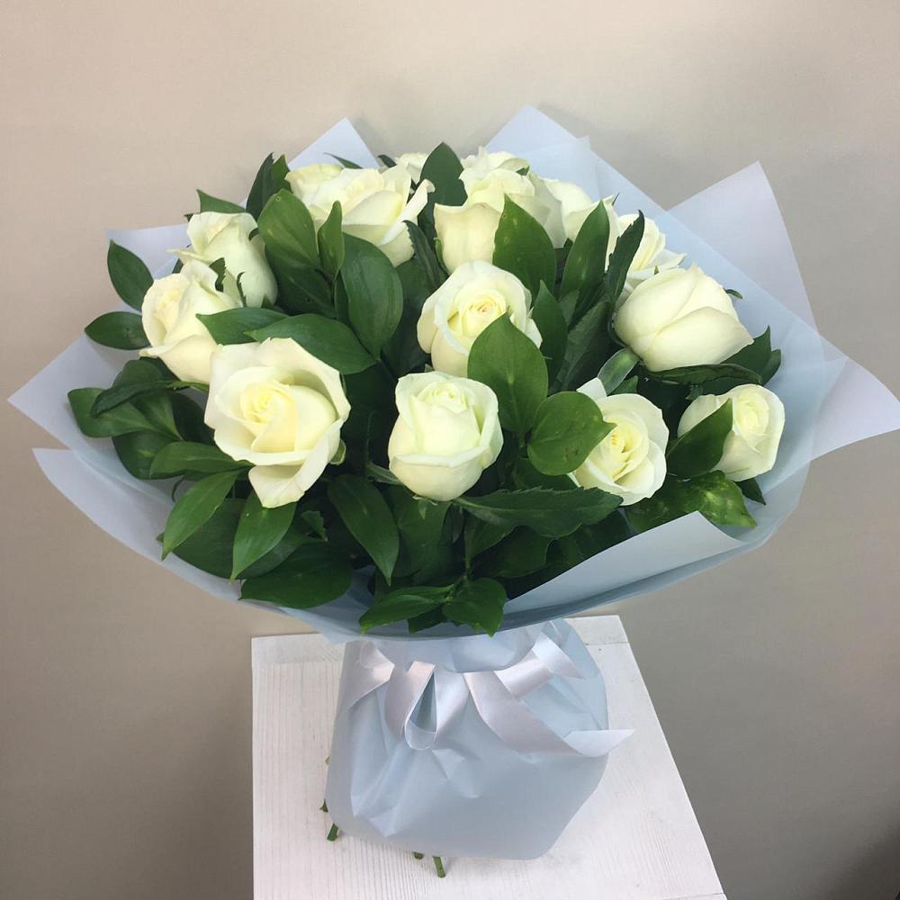 Букет 15 Белых роз Проуд в Малом Барханчаке