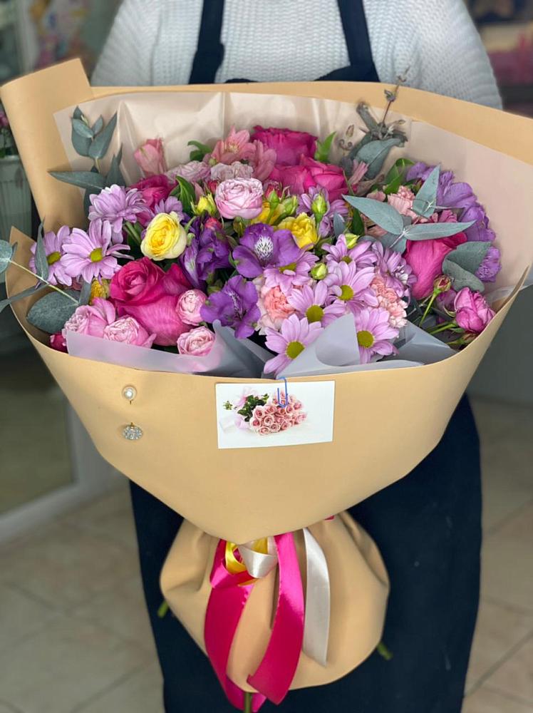 Букет цветов из: Хризантемы, Гвоздики и Альстромерии в Малом Барханчаке