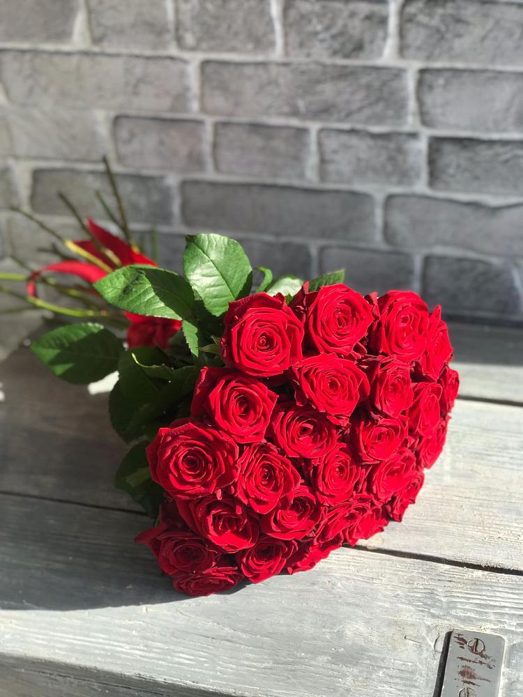 Букет Красные розы Фридом в Малом Барханчаке