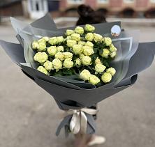 Букет Белые кустовые розы Солинеро в Малом Барханчаке
