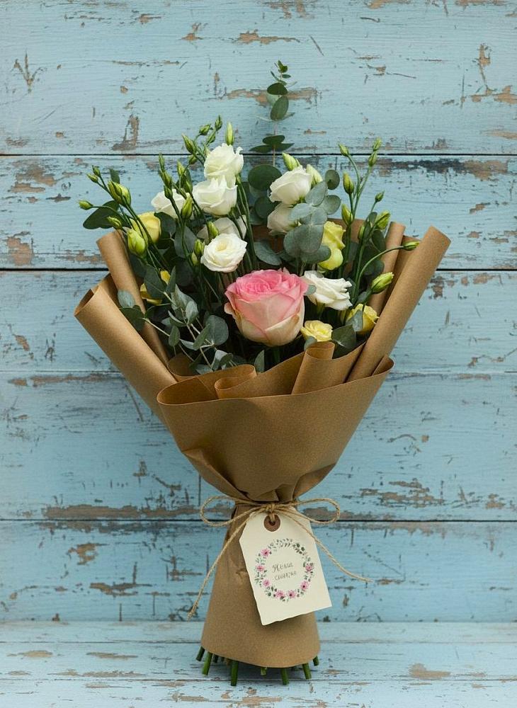 Букет цветов из: Розы и Лизиантусы в Малом Барханчаке