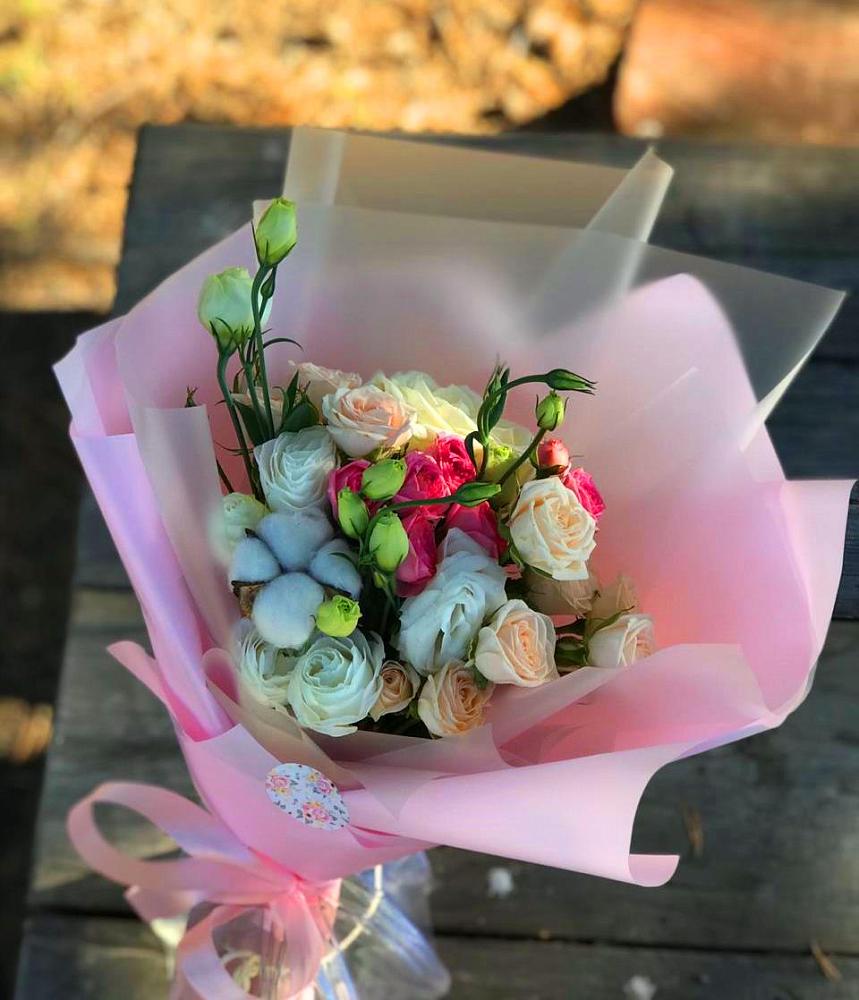 Букет цветов из: Розы и Лизиантусы в Малом Барханчаке