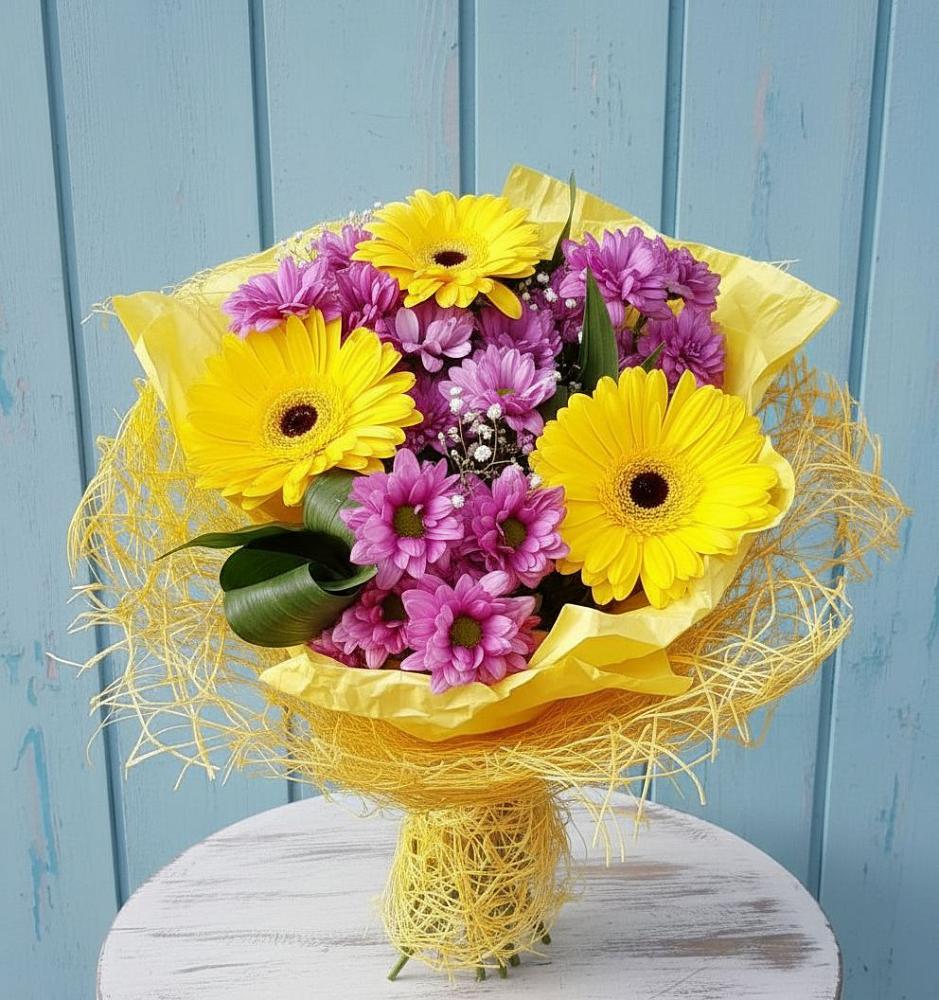 Букет цветов из: Хризантемы и Герберы в Малом Барханчаке
