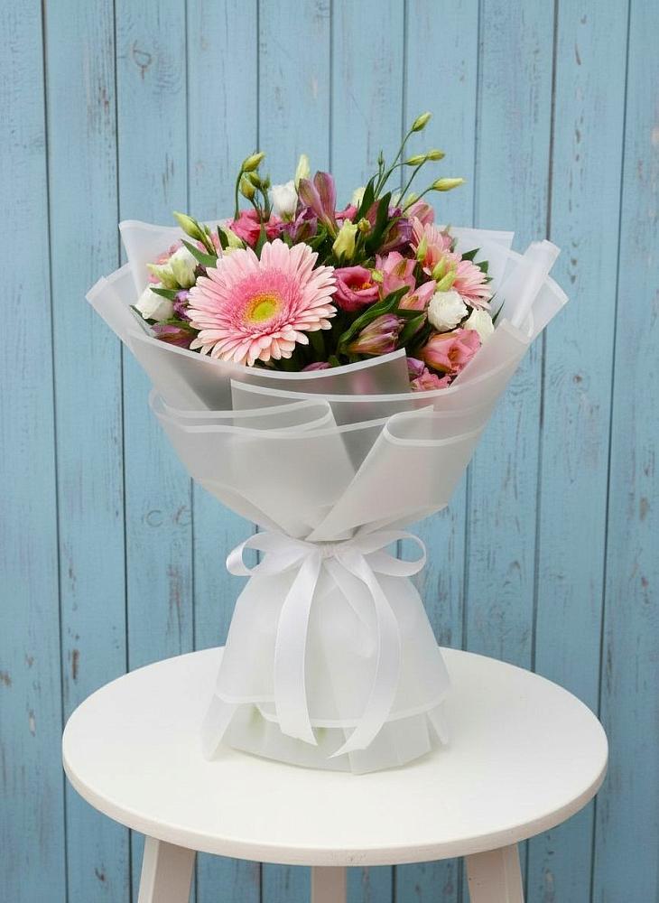 Букет цветов из: Герберы, Альстромерии и Лизиантусы в Малом Барханчаке