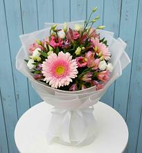 Букет цветов из:  Герберы, Альстромерии и Лизиантусы в Малом Барханчаке