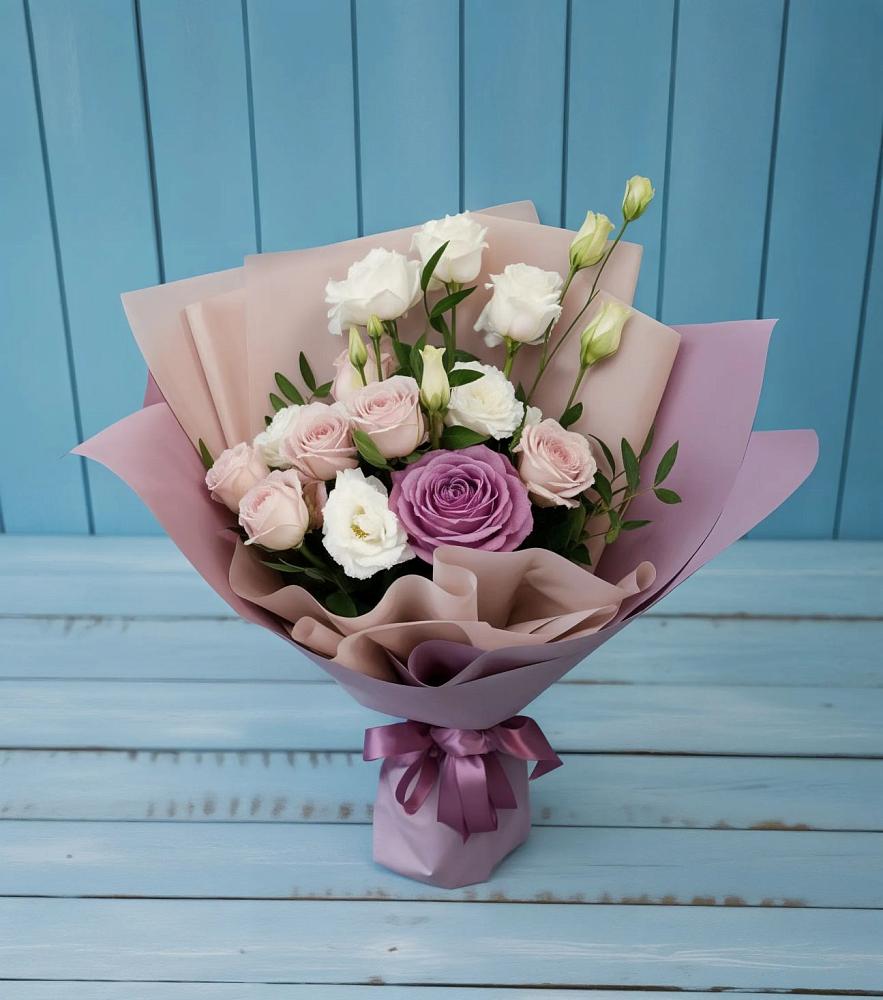 Букет цветов из: Розы и Лизиантусы в Малом Барханчаке